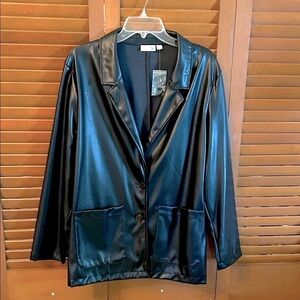 < NEW Black Faux Leather Women's Jacket With Pockets…XL